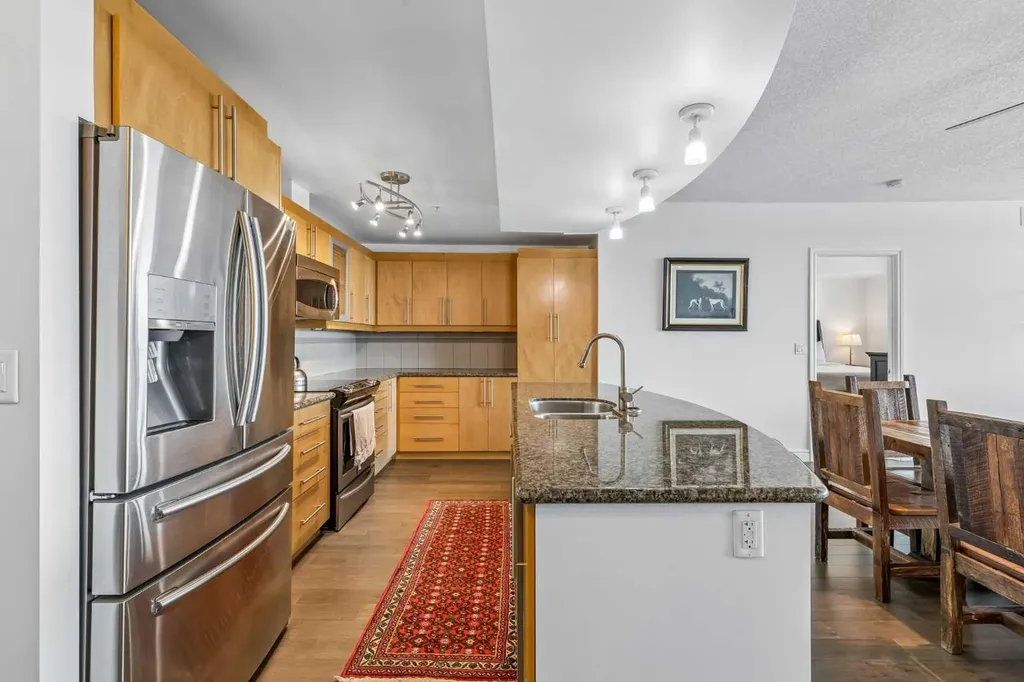 817 15 Avenue SW Calgary AB T2R0H8