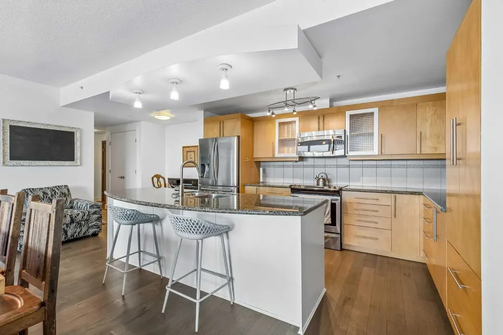 817 15 Avenue SW Calgary AB T2R0H8