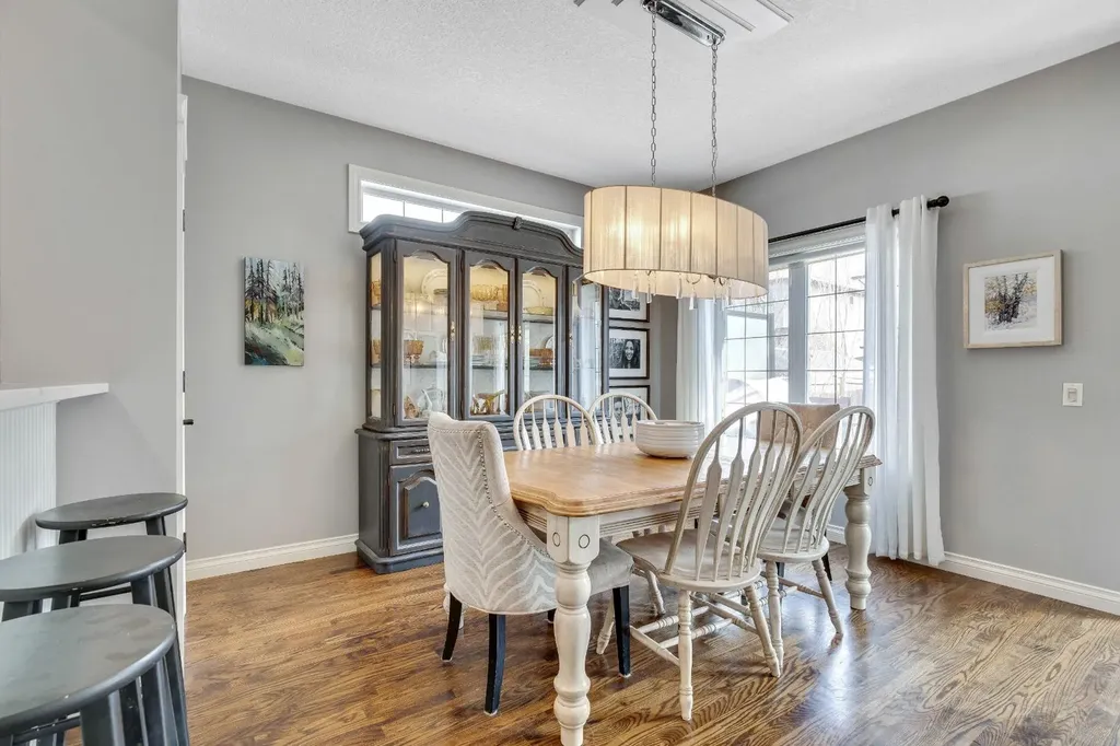 121 Cimarron Park Circle Okotoks AB T1S 2H5