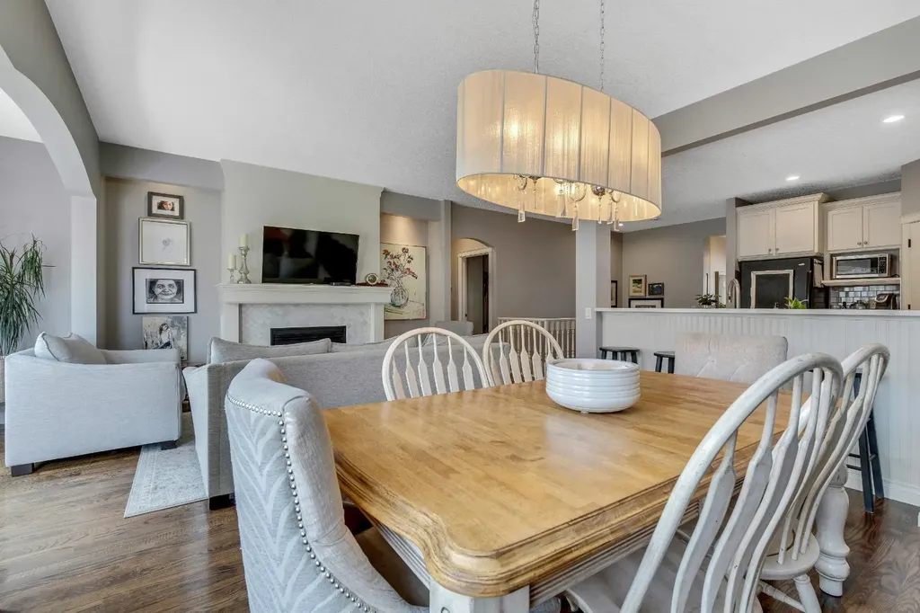 121 Cimarron Park Circle Okotoks AB T1S 2H5