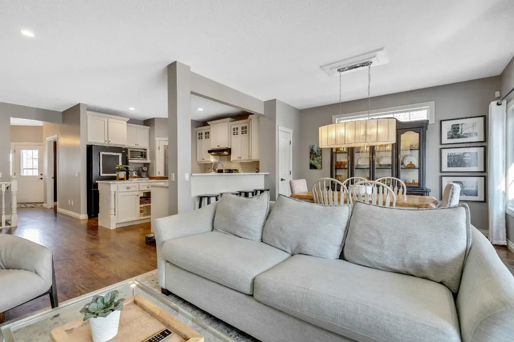 121 Cimarron Park Circle Okotoks AB T1S 2H5