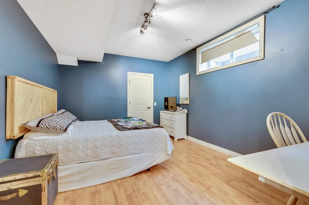 121 Cimarron Park Circle Okotoks AB T1S 2H5