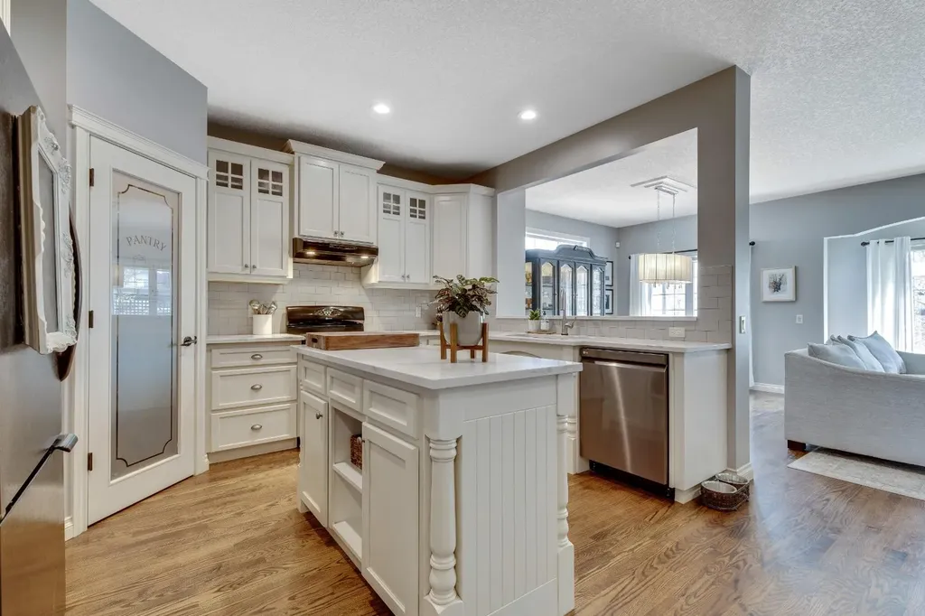 121 Cimarron Park Circle Okotoks AB T1S 2H5