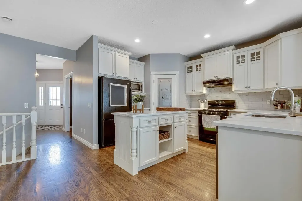 121 Cimarron Park Circle Okotoks AB T1S 2H5