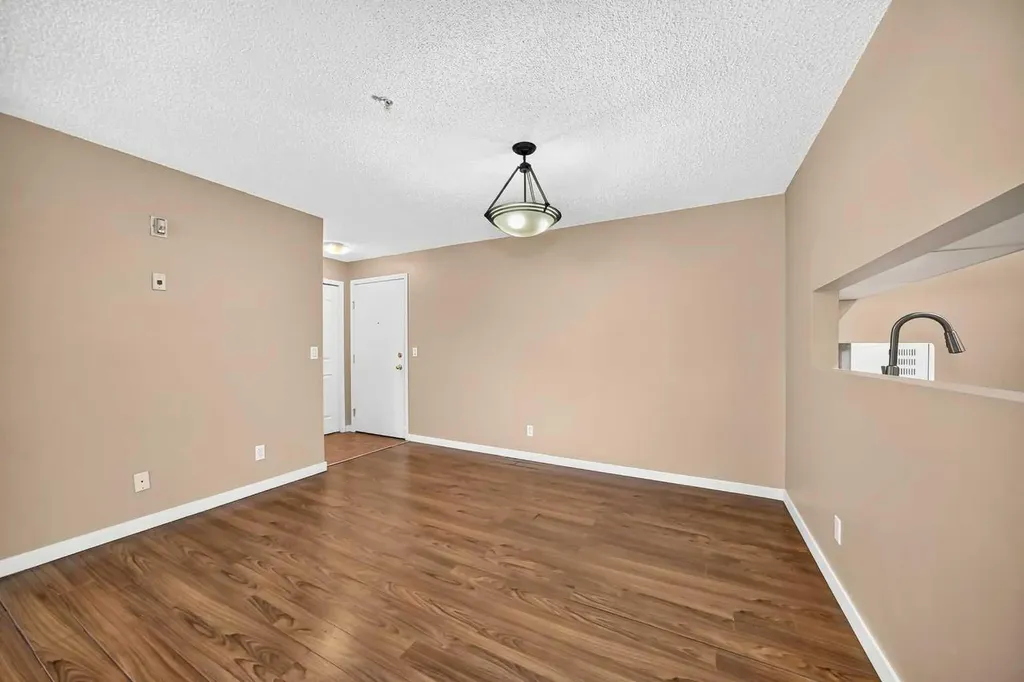 6224 17 Avenue SE Calgary AB T2A7X8