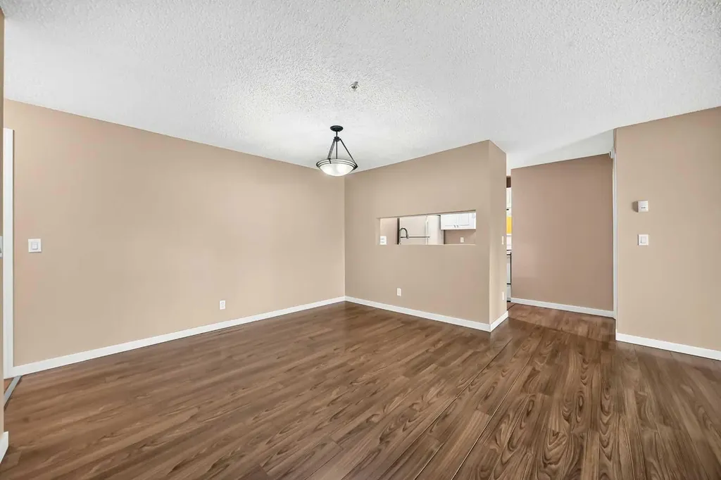 6224 17 Avenue SE Calgary AB T2A7X8