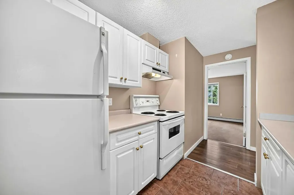 6224 17 Avenue SE Calgary AB T2A7X8
