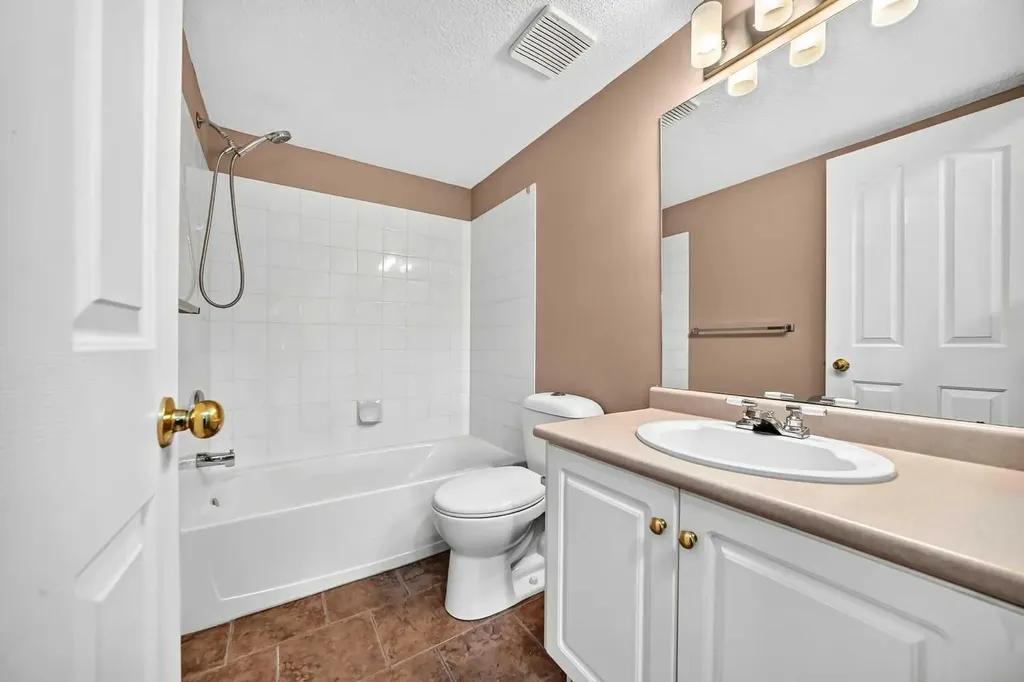 6224 17 Avenue SE Calgary AB T2A7X8