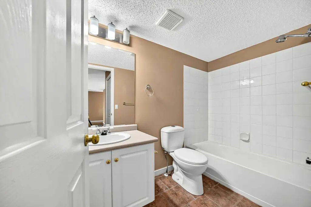 6224 17 Avenue SE Calgary AB T2A7X8