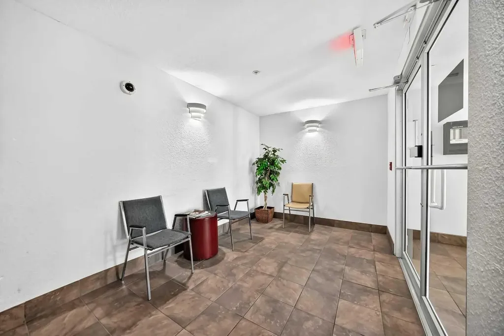 6224 17 Avenue SE Calgary AB T2A7X8