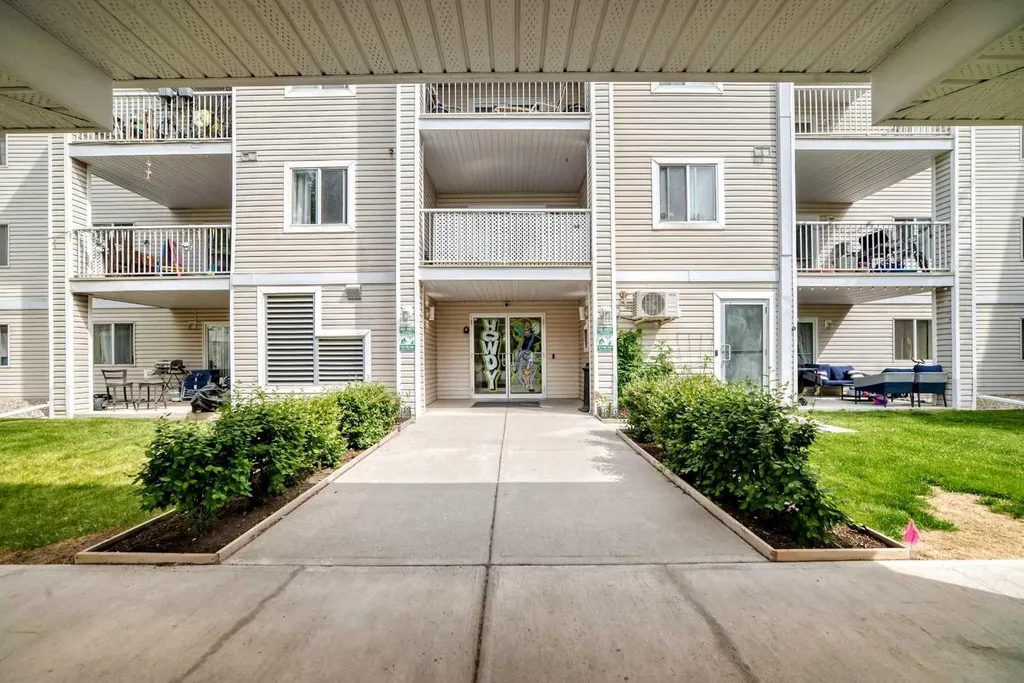 6224 17 Avenue SE Calgary AB T2A7X8