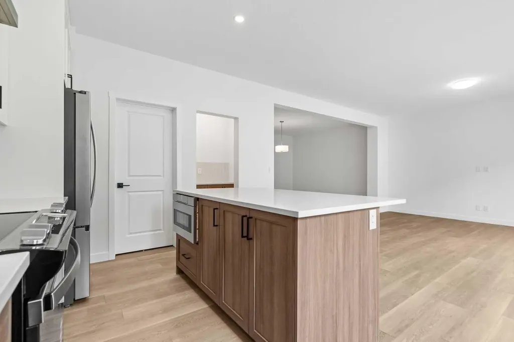 302 Baneberry Way SW Airdrie AB T4B 5R9