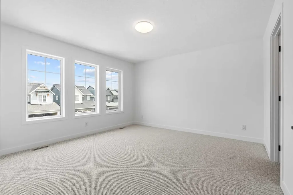 302 Baneberry Way SW Airdrie AB T4B 5R9