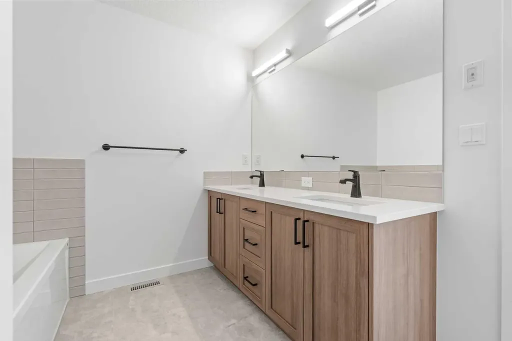 302 Baneberry Way SW Airdrie AB T4B 5R9
