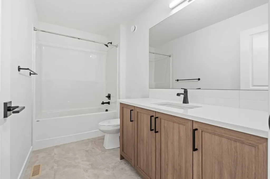 302 Baneberry Way SW Airdrie AB T4B 5R9