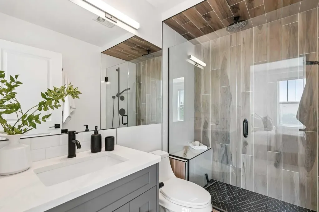 1927 42 Street NW Calgary AB T3B 5H1