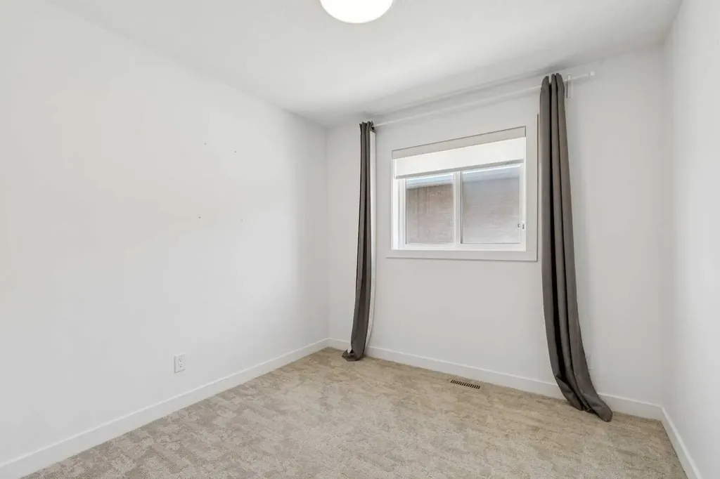 1927 42 Street NW Calgary AB T3B 5H1