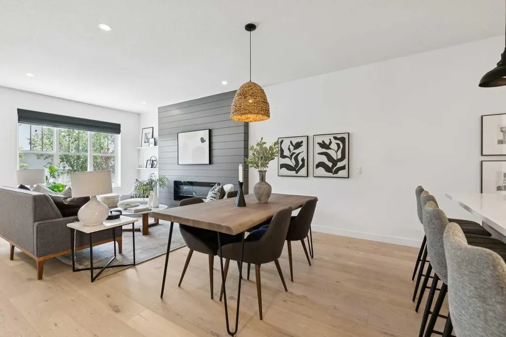 1927 42 Street NW Calgary AB T3B 5H1