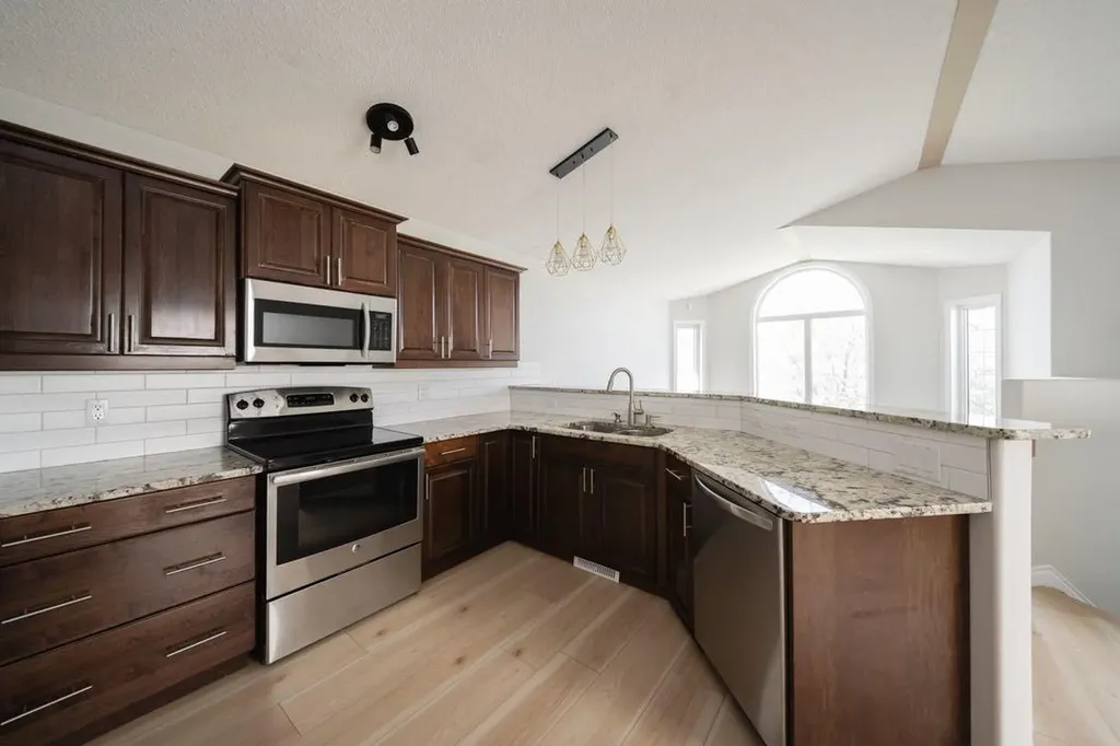 124 Archibald Close Fort Mcmurray AB T9K 2P3