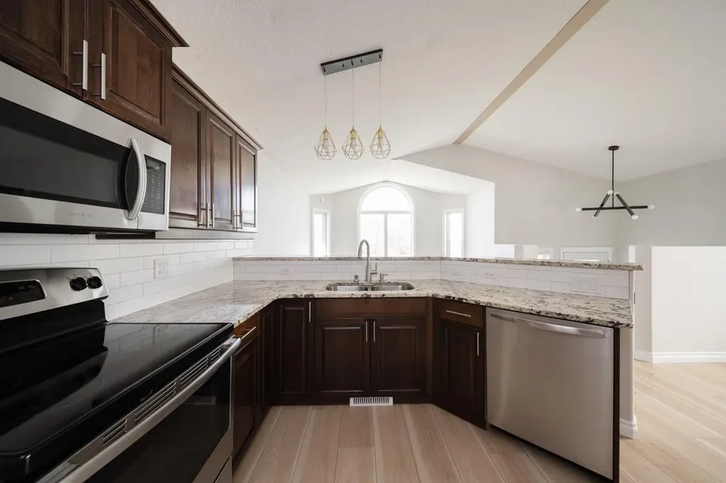 124 Archibald Close Fort Mcmurray AB T9K 2P3