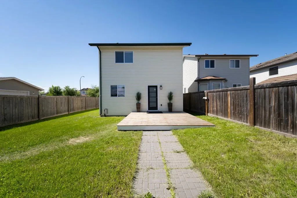 124 Archibald Close Fort Mcmurray AB T9K 2P3
