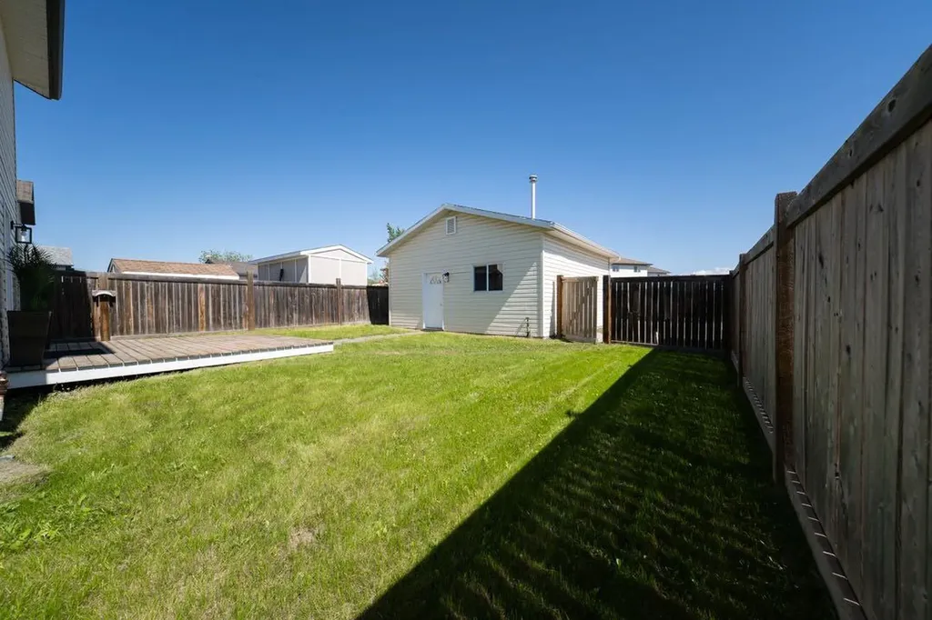 124 Archibald Close Fort Mcmurray AB T9K 2P3