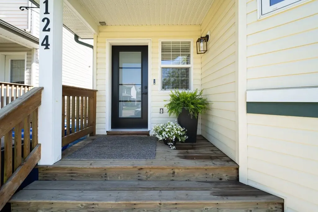 124 Archibald Close Fort Mcmurray AB T9K 2P3