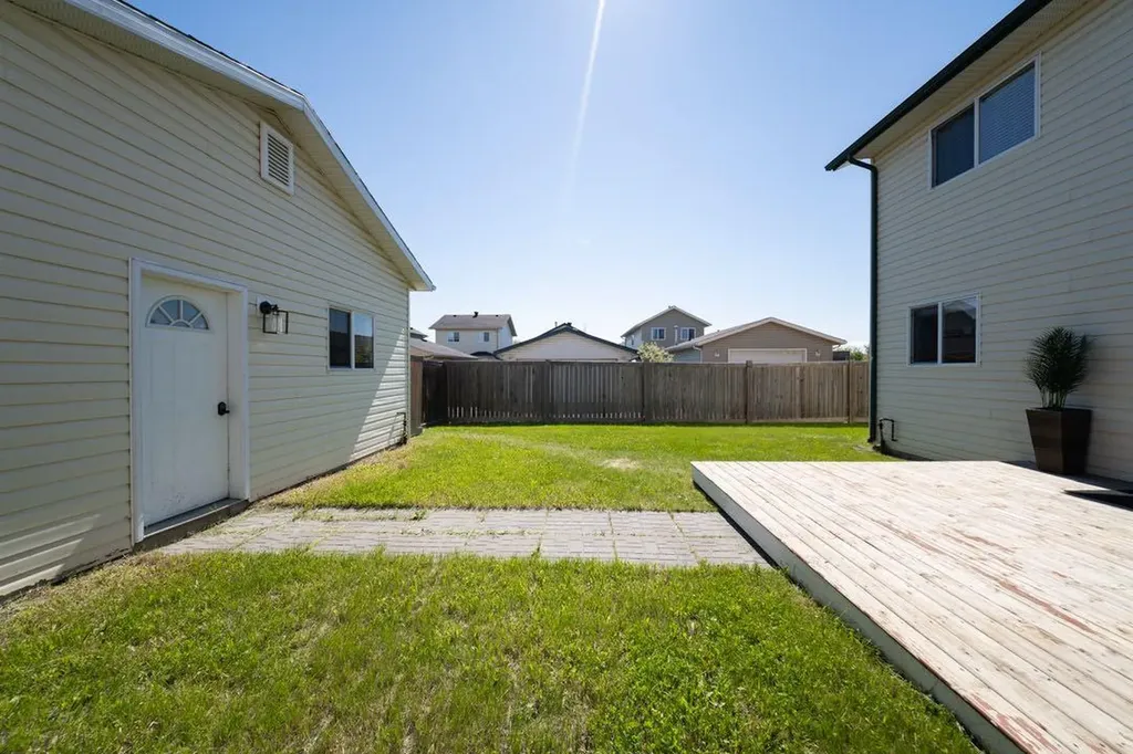 124 Archibald Close Fort Mcmurray AB T9K 2P3