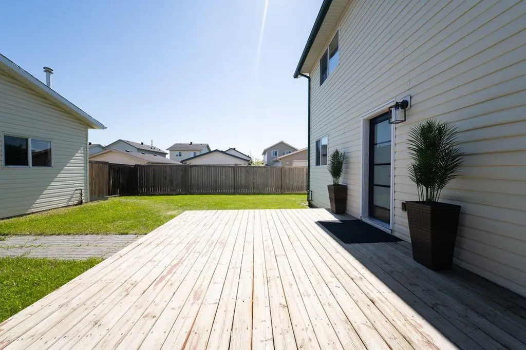 124 Archibald Close Fort Mcmurray AB T9K 2P3