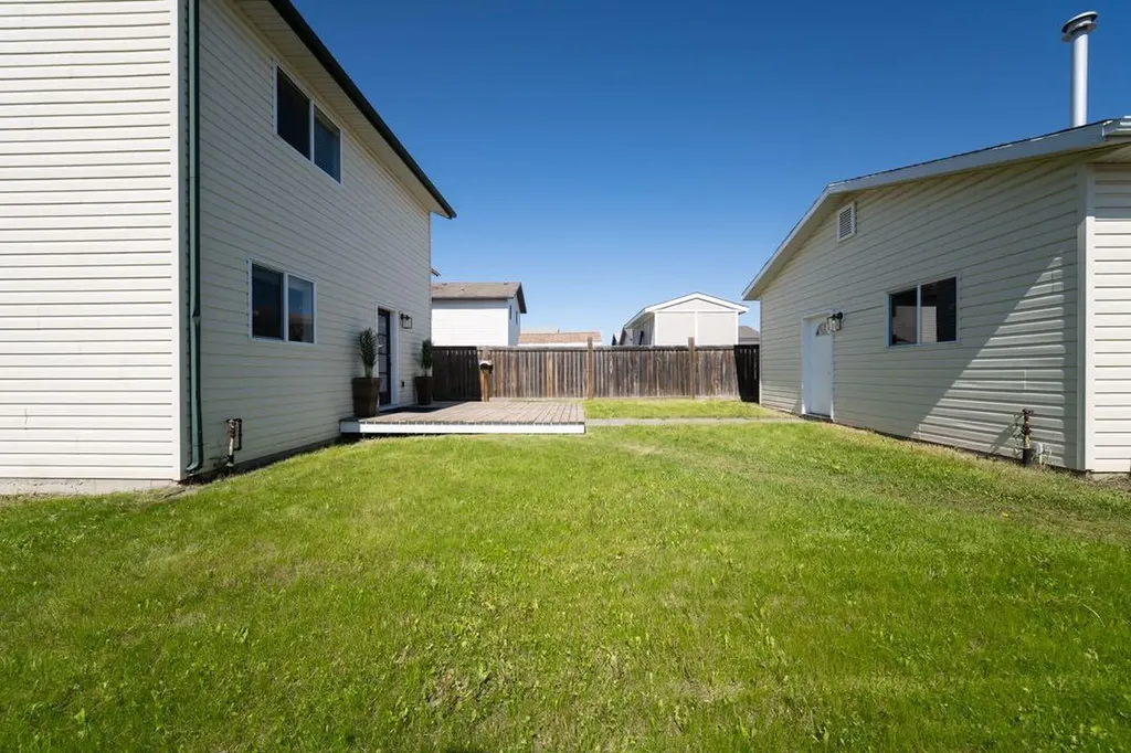 124 Archibald Close Fort Mcmurray AB T9K 2P3