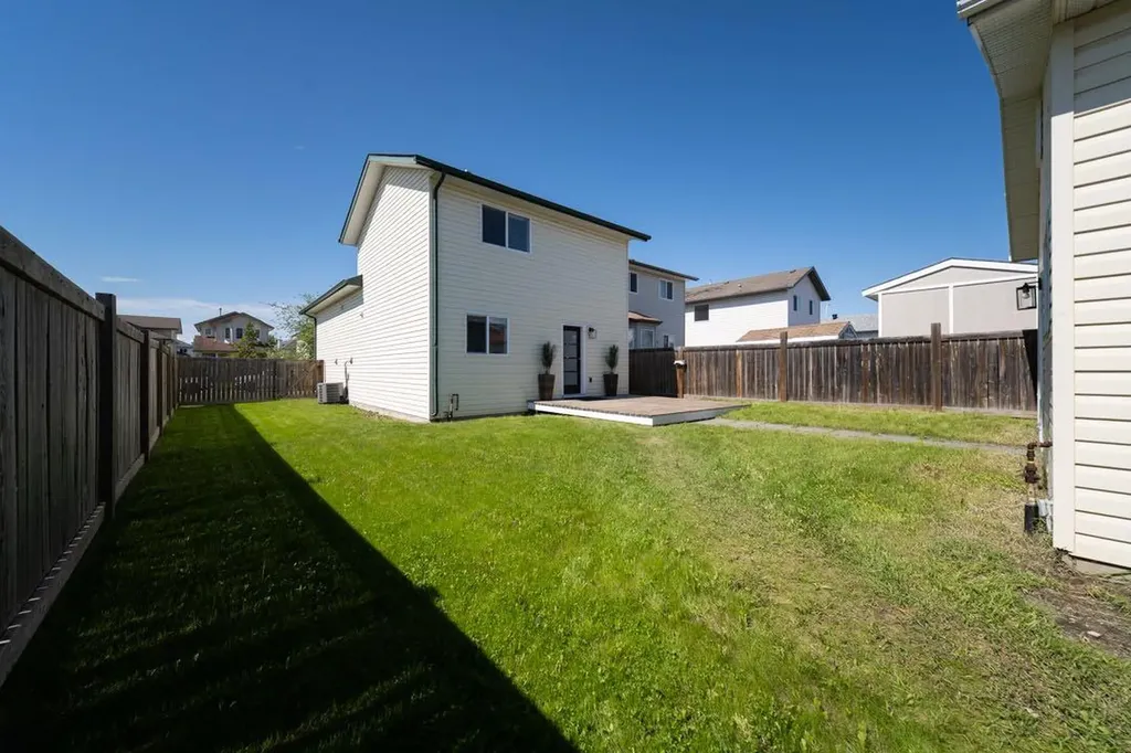 124 Archibald Close Fort Mcmurray AB T9K 2P3