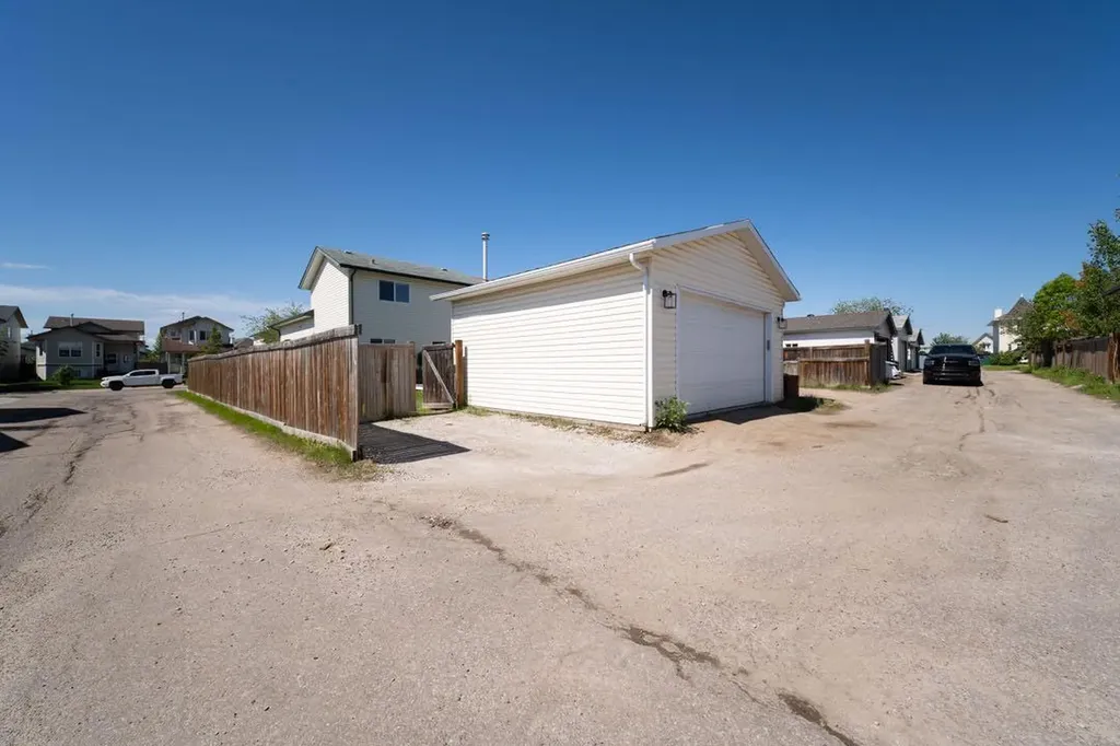 124 Archibald Close Fort Mcmurray AB T9K 2P3
