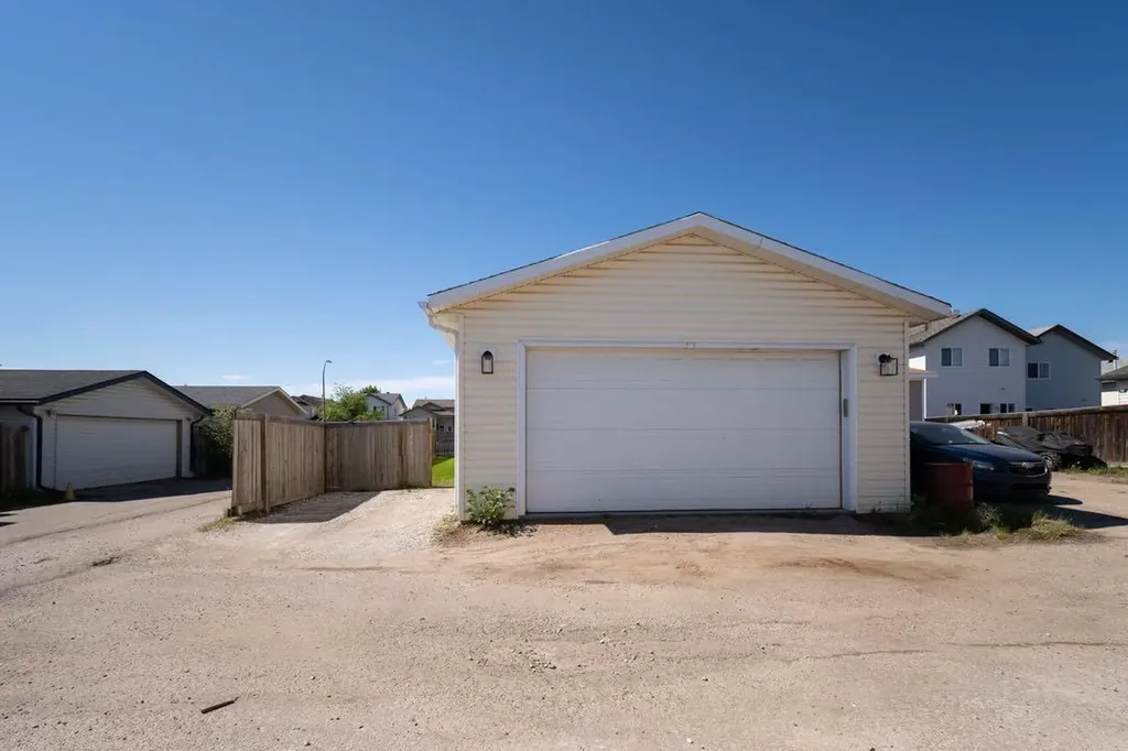 124 Archibald Close Fort Mcmurray AB T9K 2P3