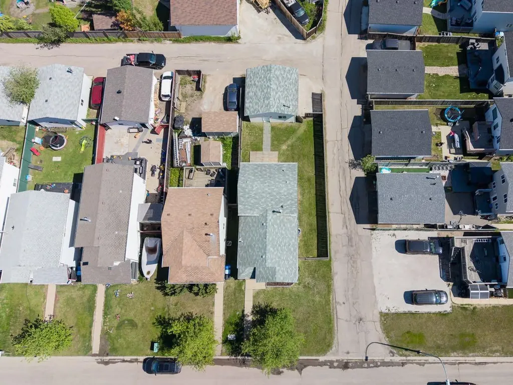 124 Archibald Close Fort Mcmurray AB T9K 2P3