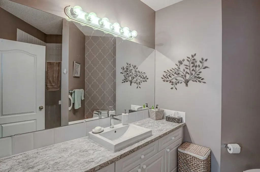 78 Prestwick Gardens SE Calgary AB T2Z3V2