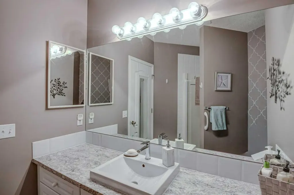 78 Prestwick Gardens SE Calgary AB T2Z3V2