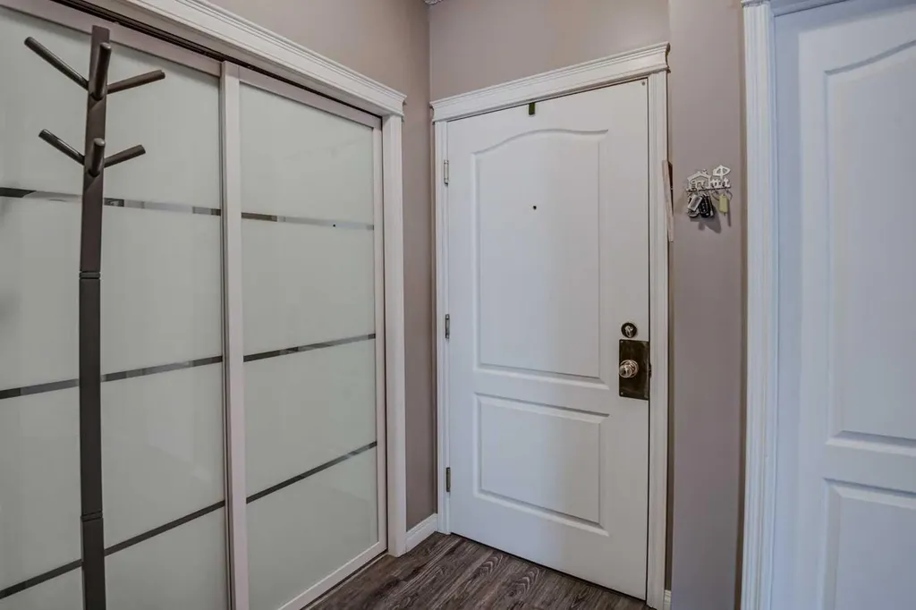 78 Prestwick Gardens SE Calgary AB T2Z3V2