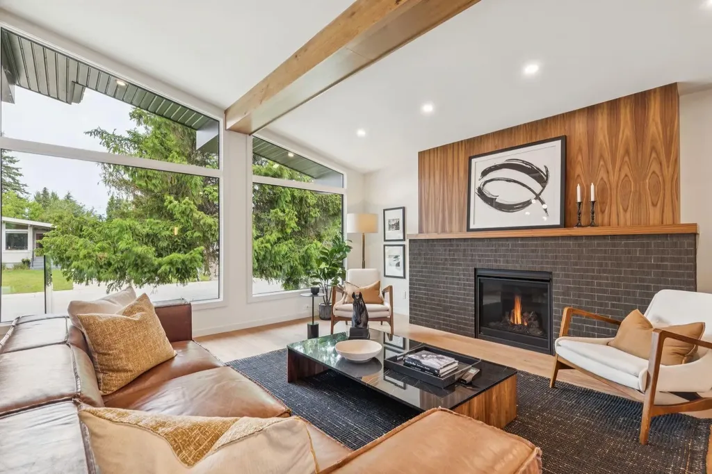 1311 Carlyle Road SW Calgary AB T2V 2T9