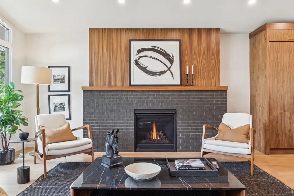 1311 Carlyle Road SW Calgary AB T2V 2T9