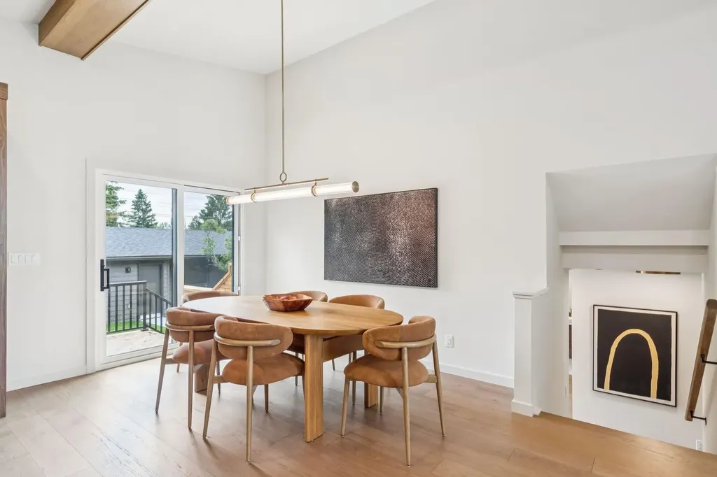 1311 Carlyle Road SW Calgary AB T2V 2T9