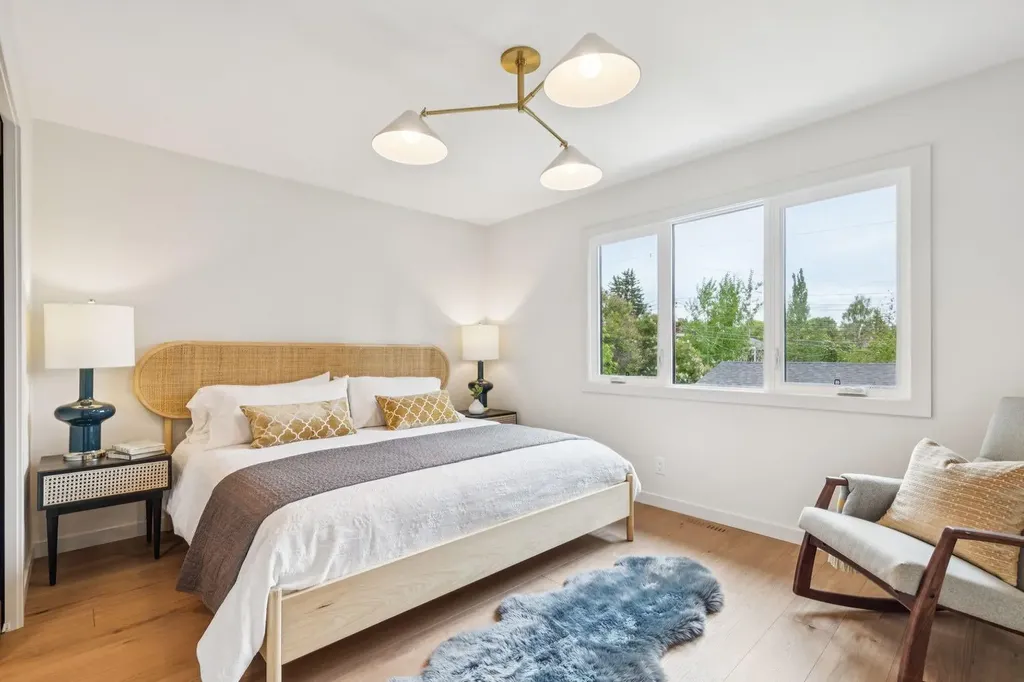1311 Carlyle Road SW Calgary AB T2V 2T9
