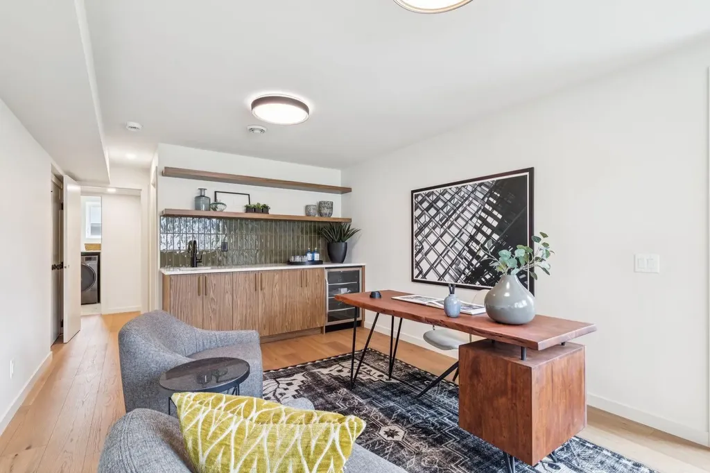 1311 Carlyle Road SW Calgary AB T2V 2T9