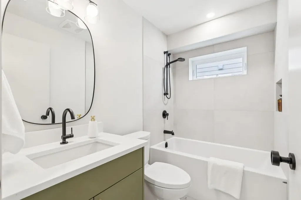 1311 Carlyle Road SW Calgary AB T2V 2T9
