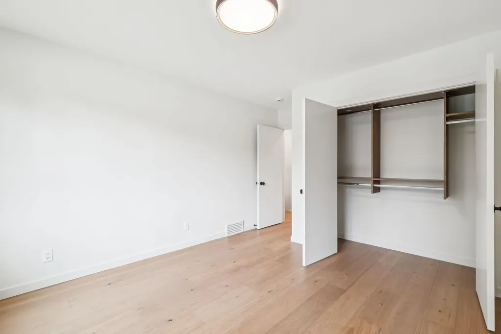 1311 Carlyle Road SW Calgary AB T2V 2T9