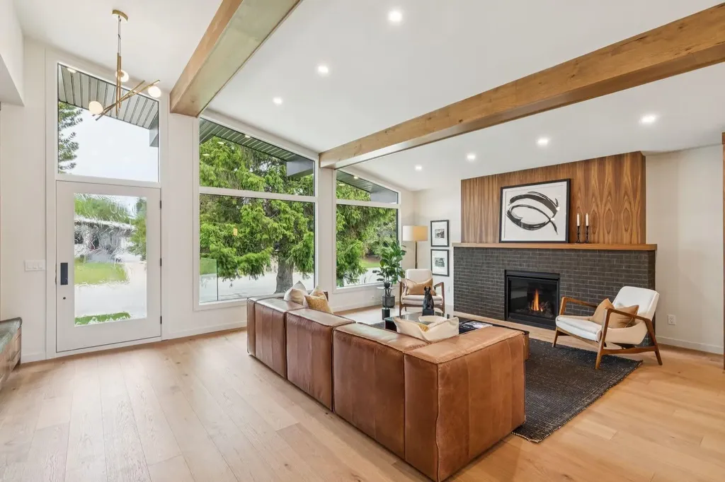 1311 Carlyle Road SW Calgary AB T2V 2T9