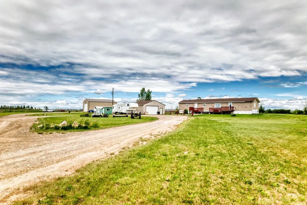 180071 Range Road 260 Rural Vulcan County AB T0L 0L0