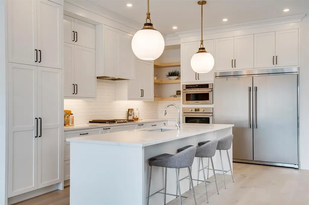 640 37 Street SW Calgary AB T3C 1R9