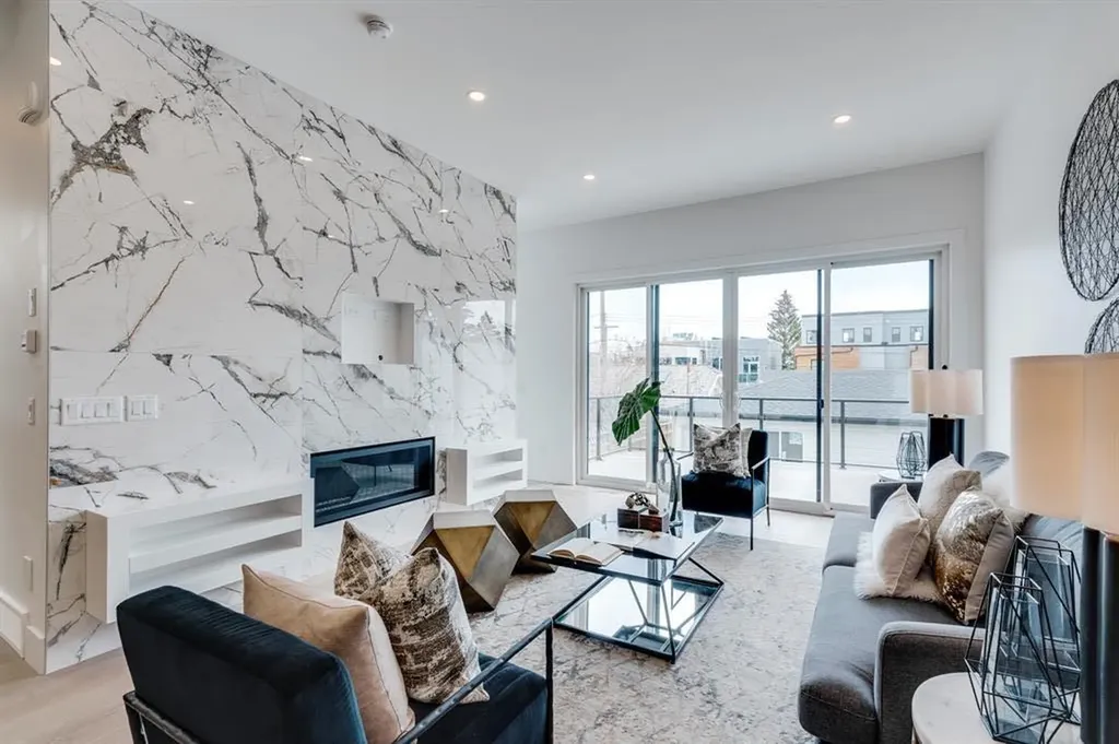 640 37 Street SW Calgary AB T3C 1R9