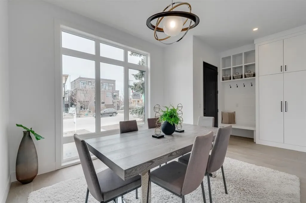 640 37 Street SW Calgary AB T3C 1R9