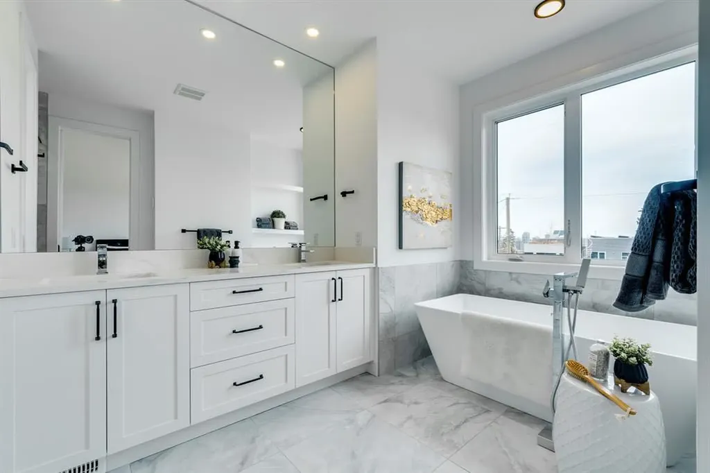 640 37 Street SW Calgary AB T3C 1R9